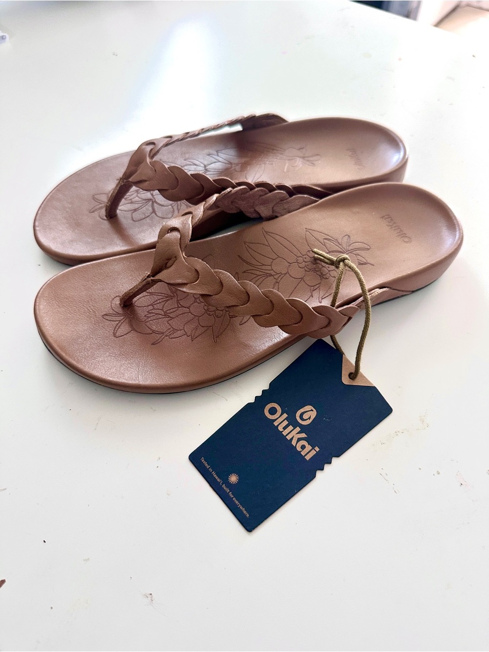 OluKai Lei braided brown tan leather flip flops sandals size 7